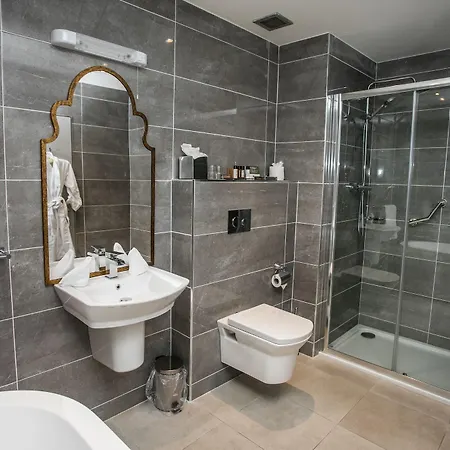 Longcourt Hotel